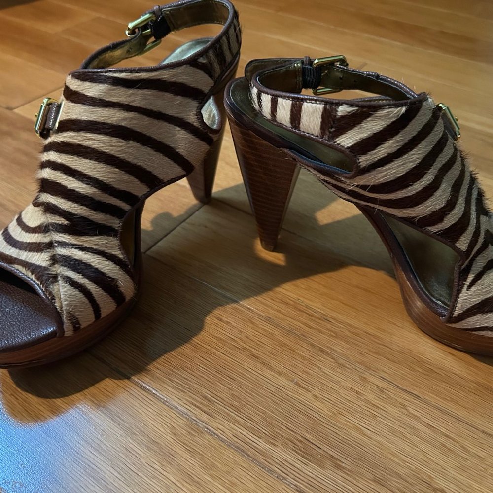 Women’s Open Toe Platform Cow Leather Shoe Zebra Print size 7.5 Nine West Heel